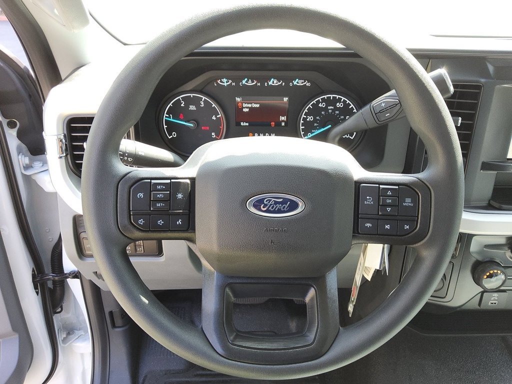 New 2026 Oxford White Ford XL image 9