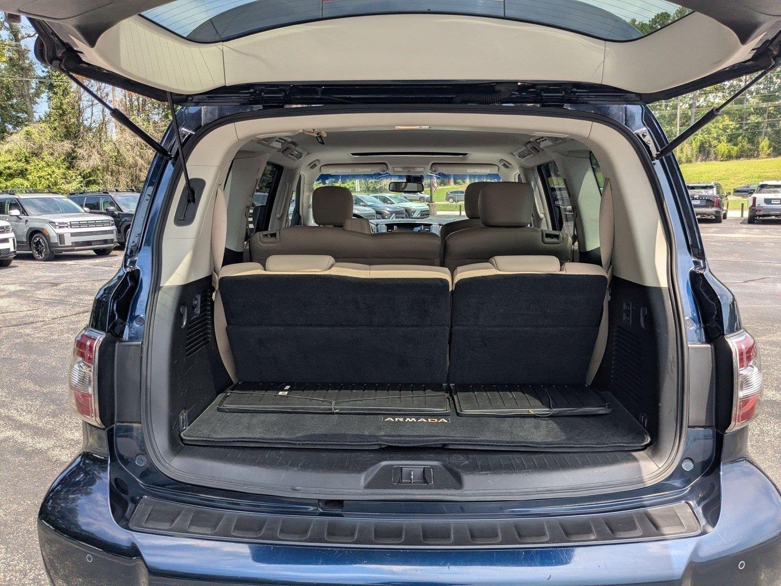 Used 2017 Hermosa Blue Nissan SL image 6