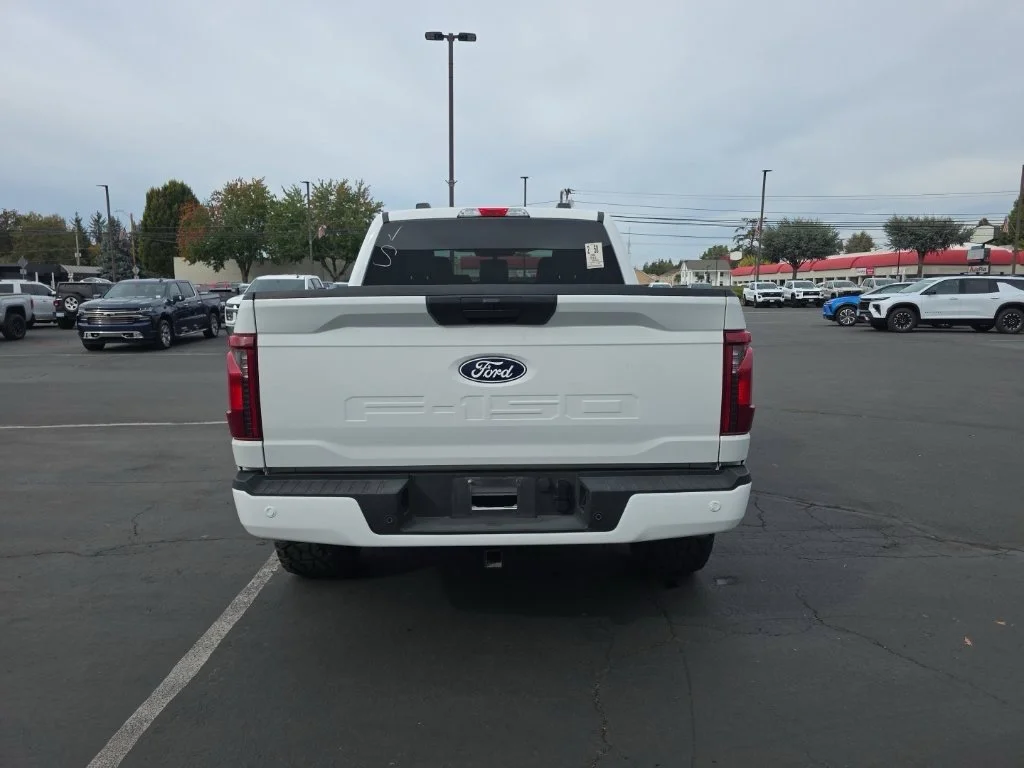 Used 2025  Ford XLT image 5