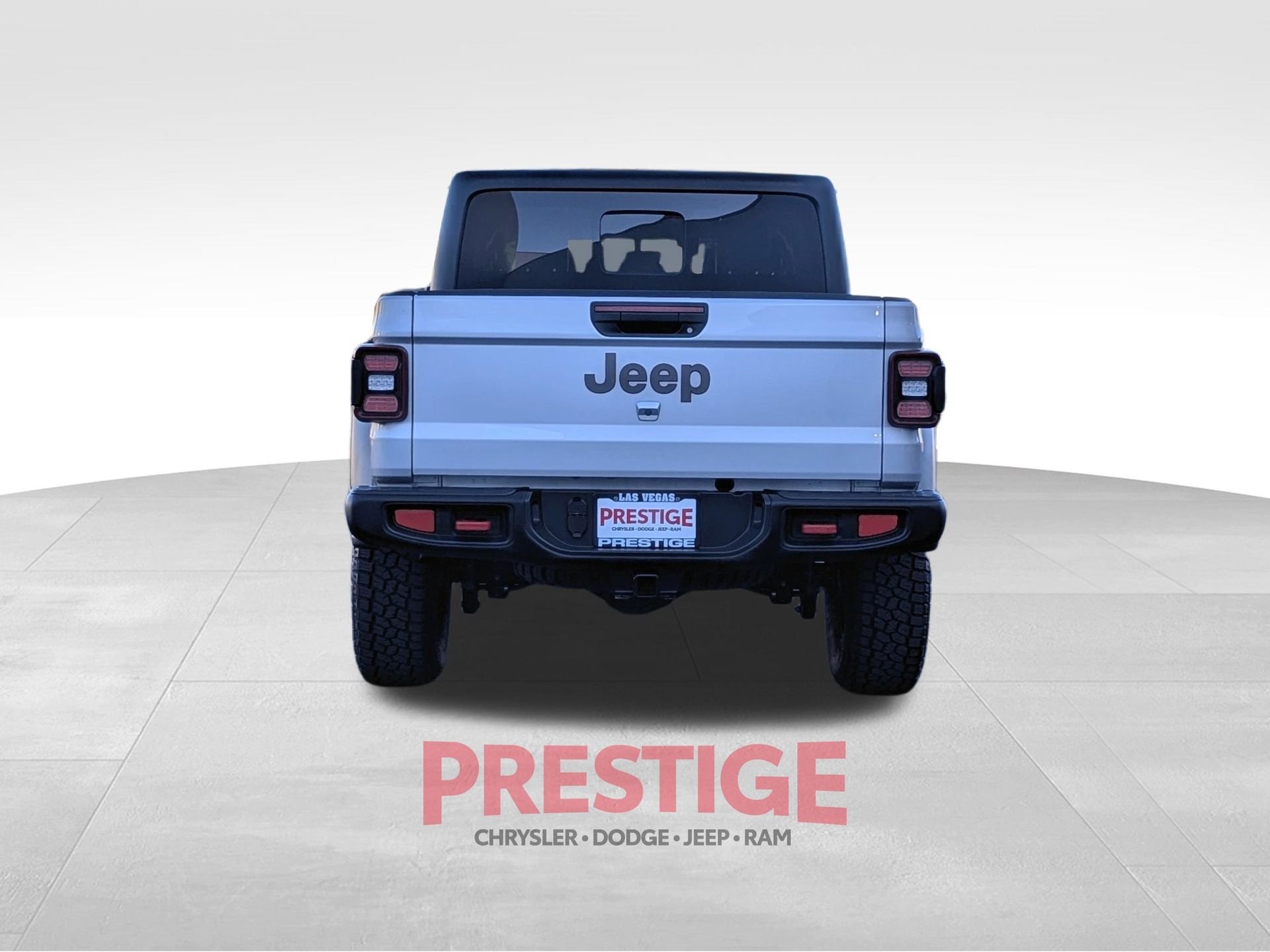 Used 2023 Silver Jeep Rubicon image 10
