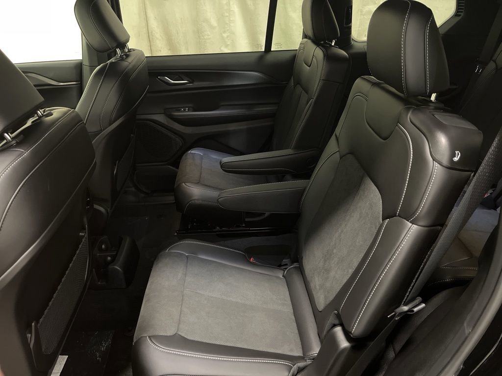 2025 Jeep Grand Cherokee L Altitude - Photo 12
