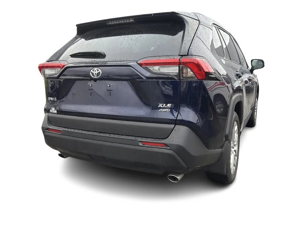 Used 2025 Blueprint Toyota XLE AWD Dilawri Certified   Local BC   1 OWNER image 13