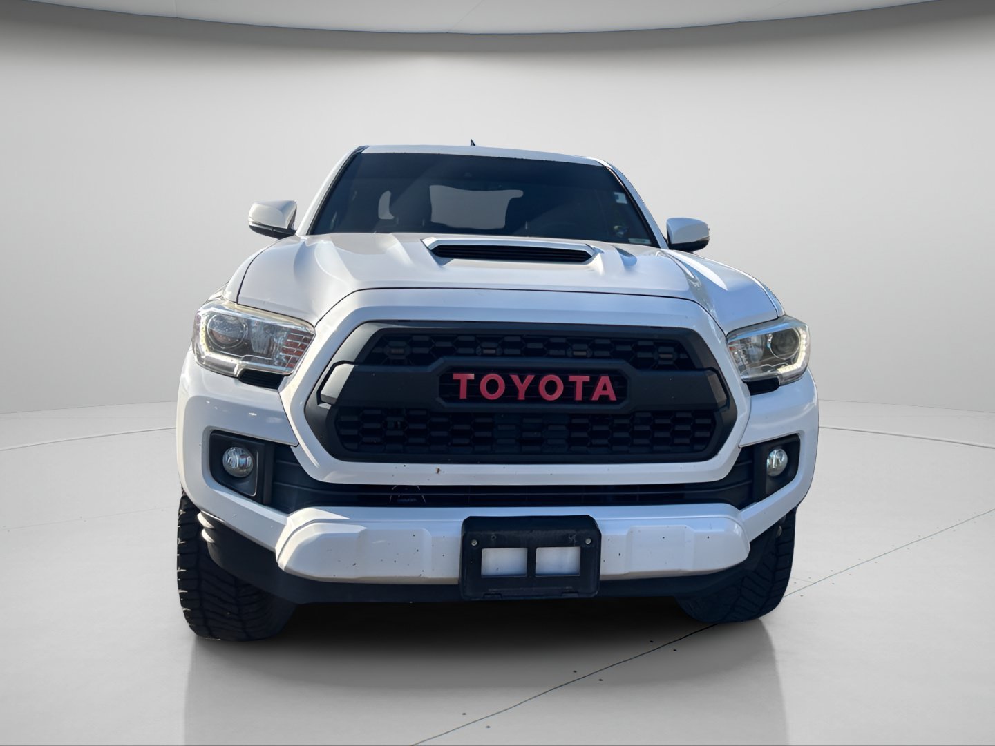 Used 2018 Super White Toyota TRD Sport image 4