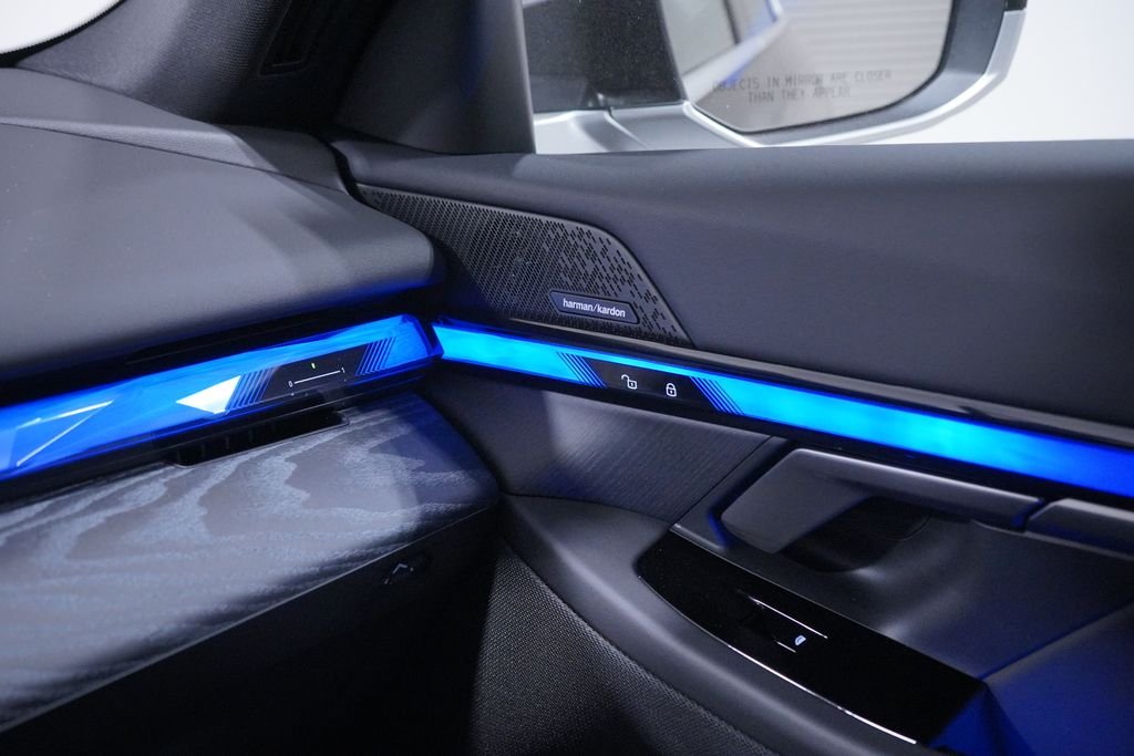 New 2027 Black Sapphire Metallic BMW eDrive40 image 13