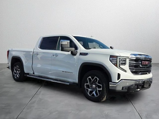 Used 2024 White GMC SLT image 6