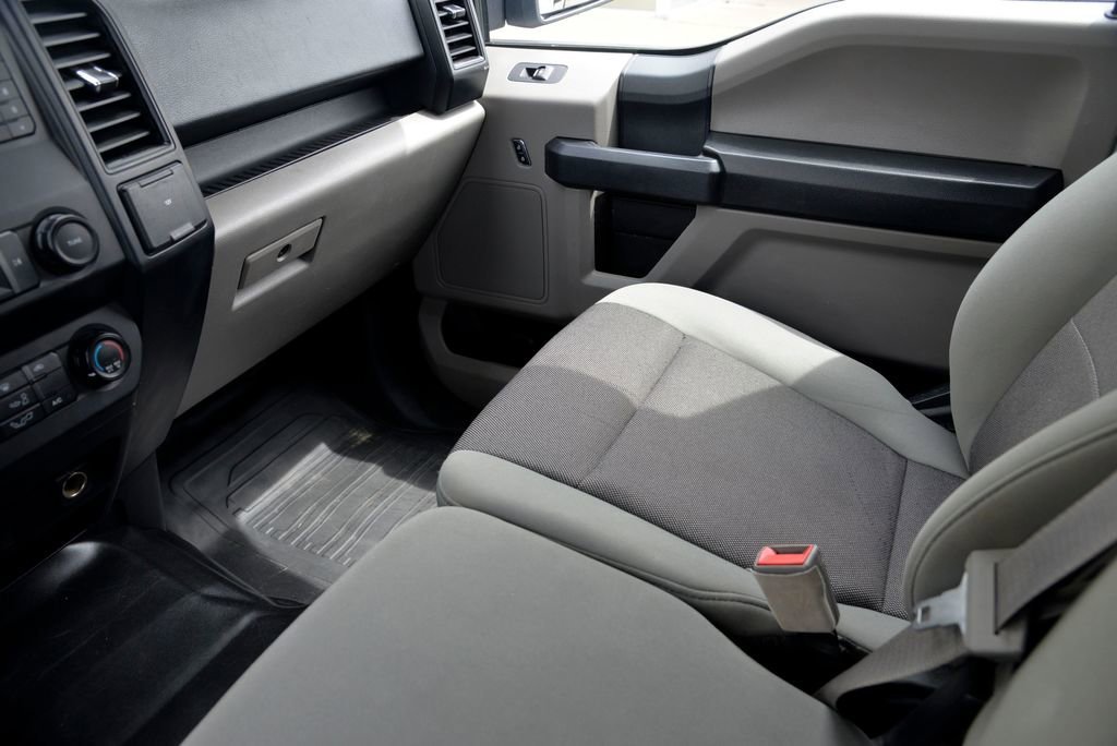 Used 2020 White Ford XL image 27