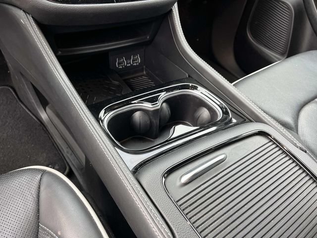 Used 2025 White Chrysler Limited image 31