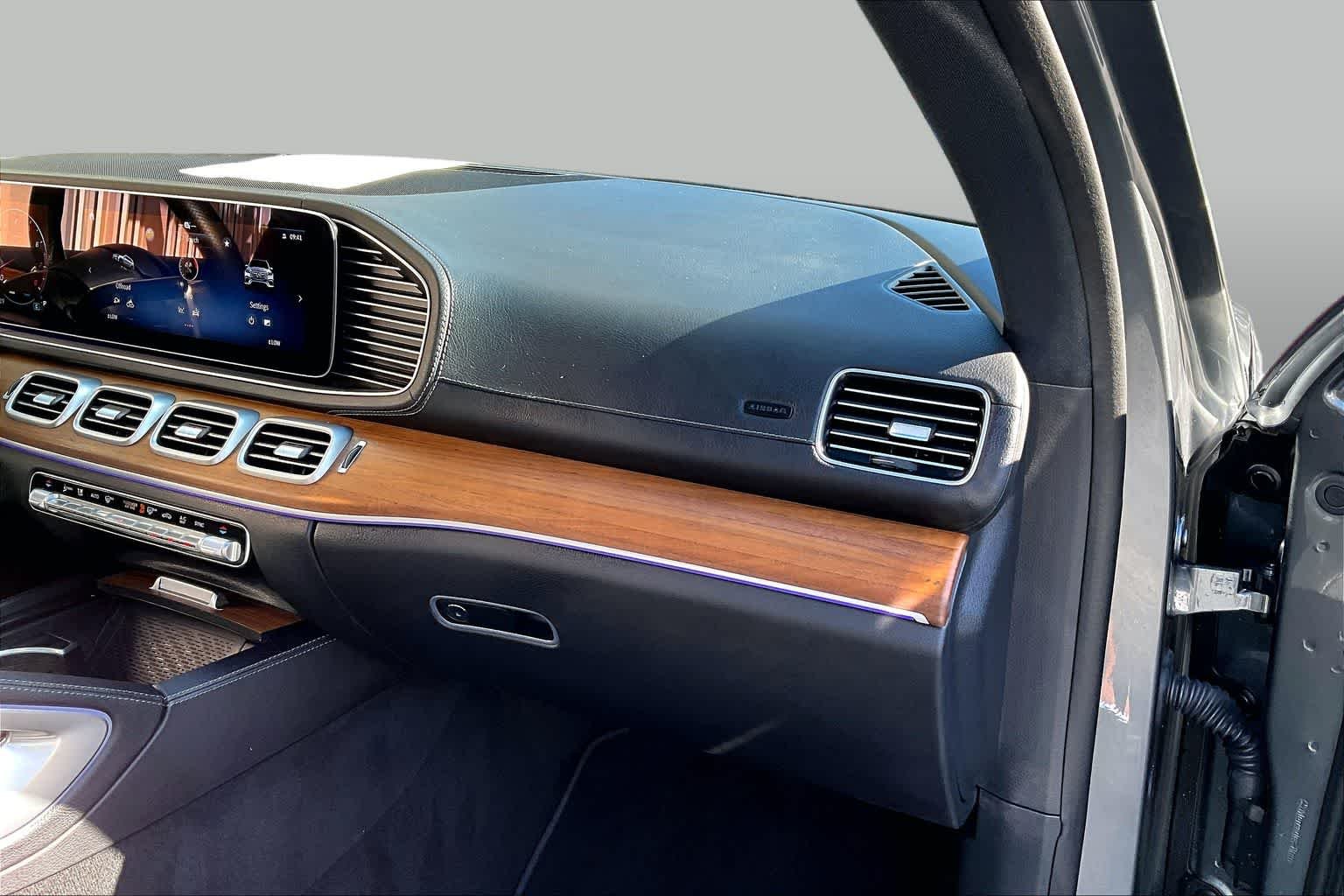 Used 2024 Selenite Grey Metallic Mercedes-Benz GLS 450 image 19