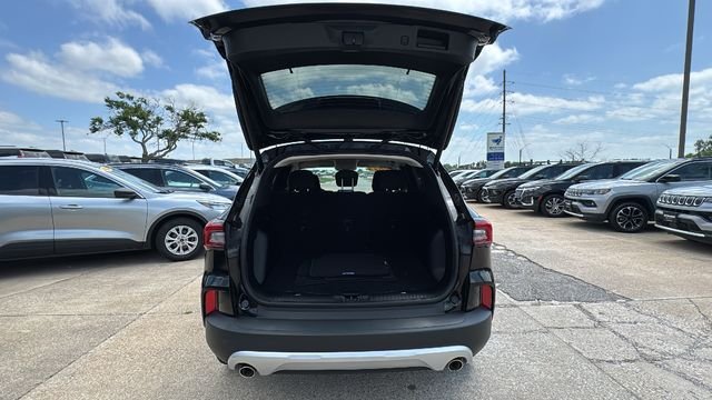 Used 2023 Black Ford Active image 12