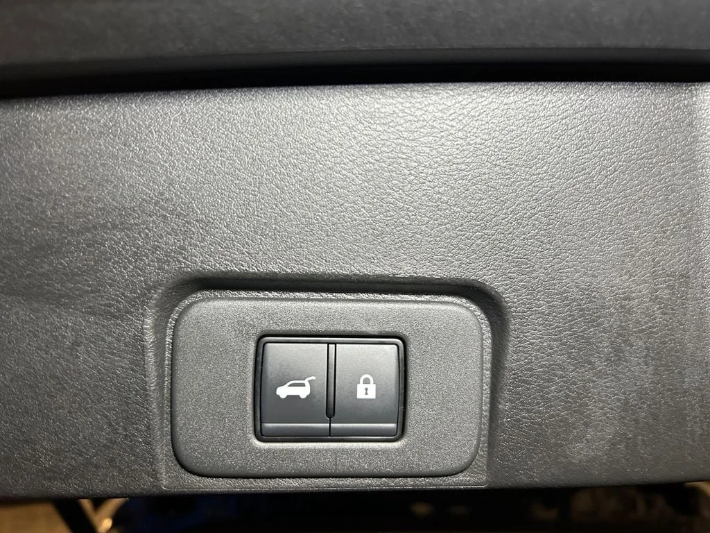 Used 2025 Deep Ocean Blue Pearl Nissan SV image 21