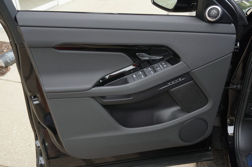 New 2026 Santorini Black Land Rover Hoxton Edition image 10