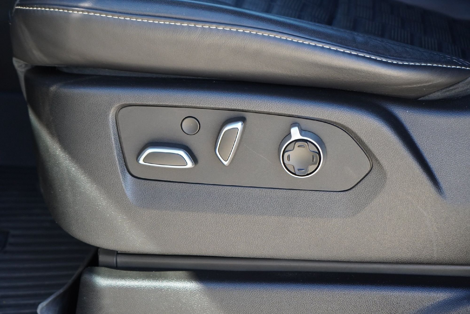 2023 Cadillac Escalade Premium Luxury Platinum - Photo 25