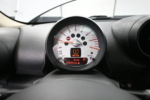 Used 2014 White MINI Paceman image 26