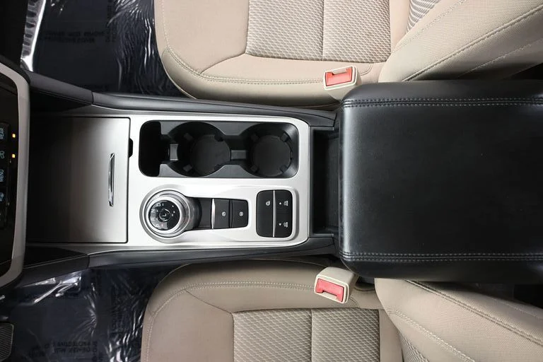 Certified Used 2022 Silver Ford XLT image 26