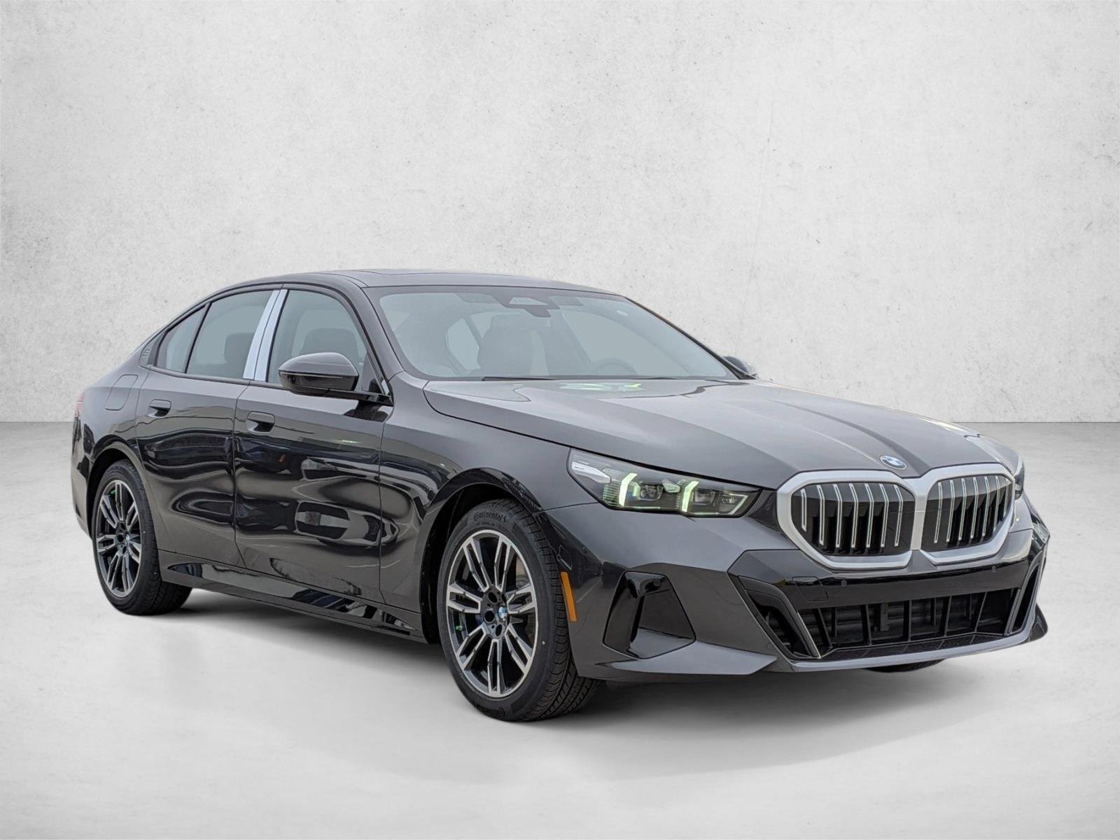 Used 2026 Dark Graphite Metallic BMW 530i xDrive image 7