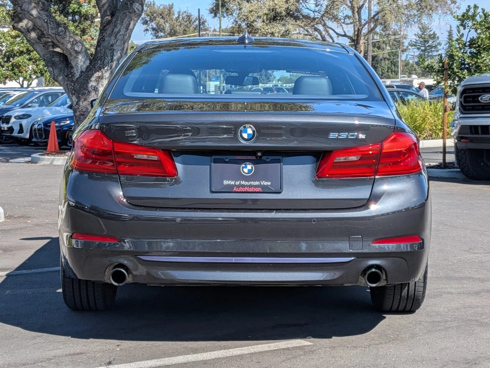 Used 2019 Dark Graphite Metallic BMW 530e iPerformance image 7