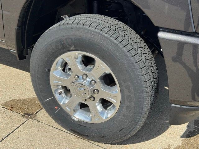 New 2026 Granite Crystal Metallic Clearcoat RAM Big Horn image 42