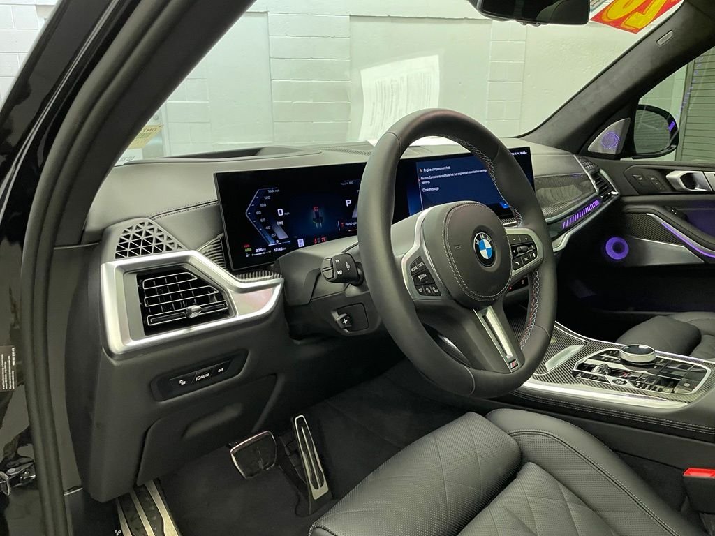 Used 2026 Black BMW M60i image 23