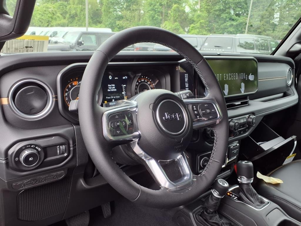 2025 Jeep Wrangler 4-Door Sahara - Photo 14