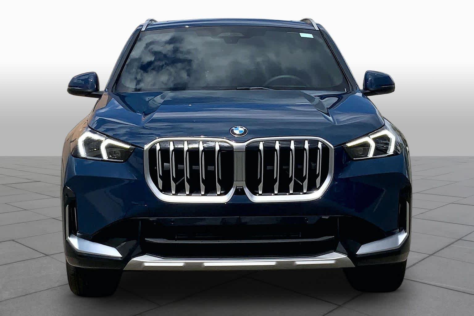 New 2026 Night Dusk Blue Metallic BMW xDrive28i image 3