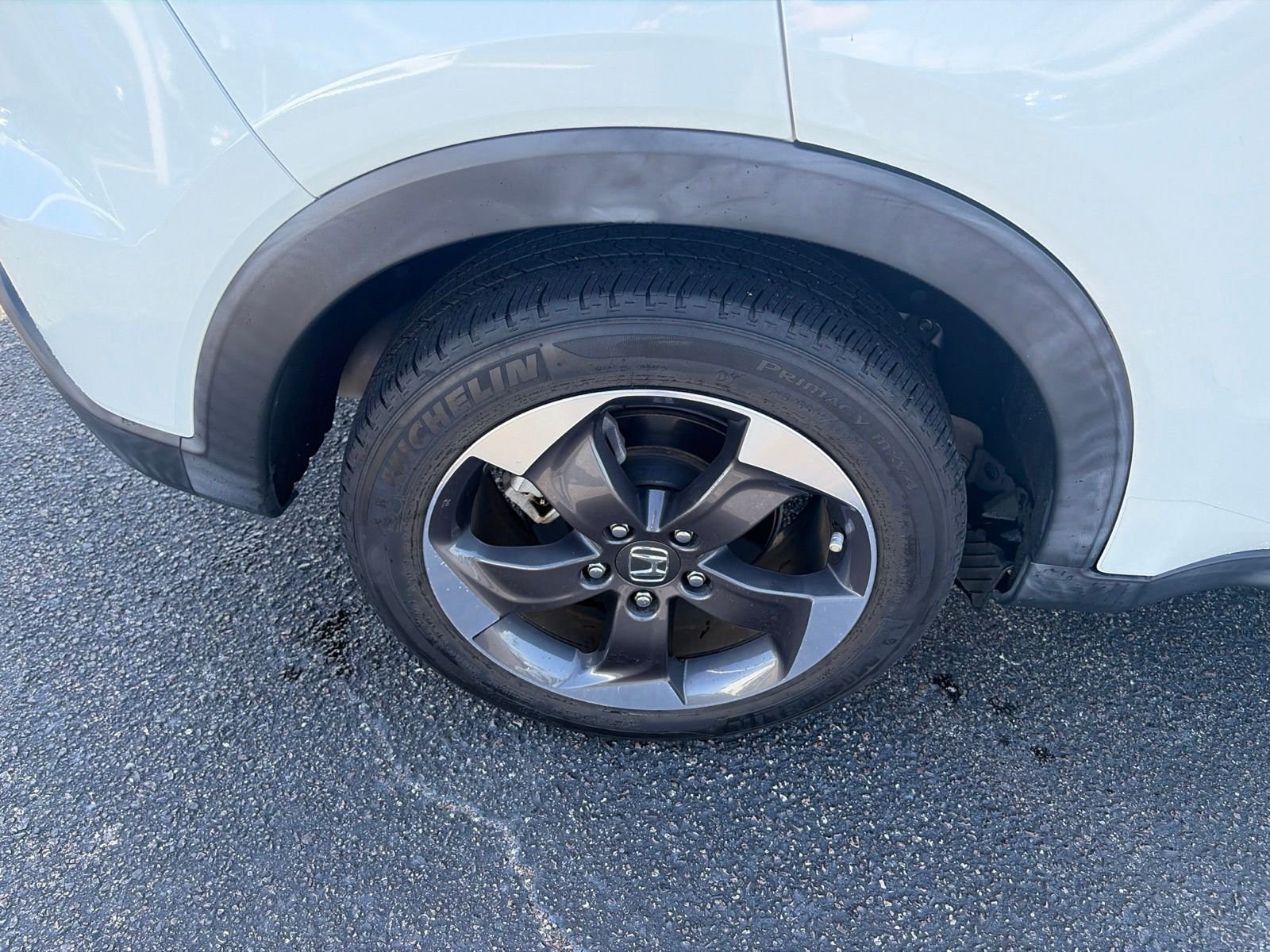 Used 2018 White Honda EX image 10
