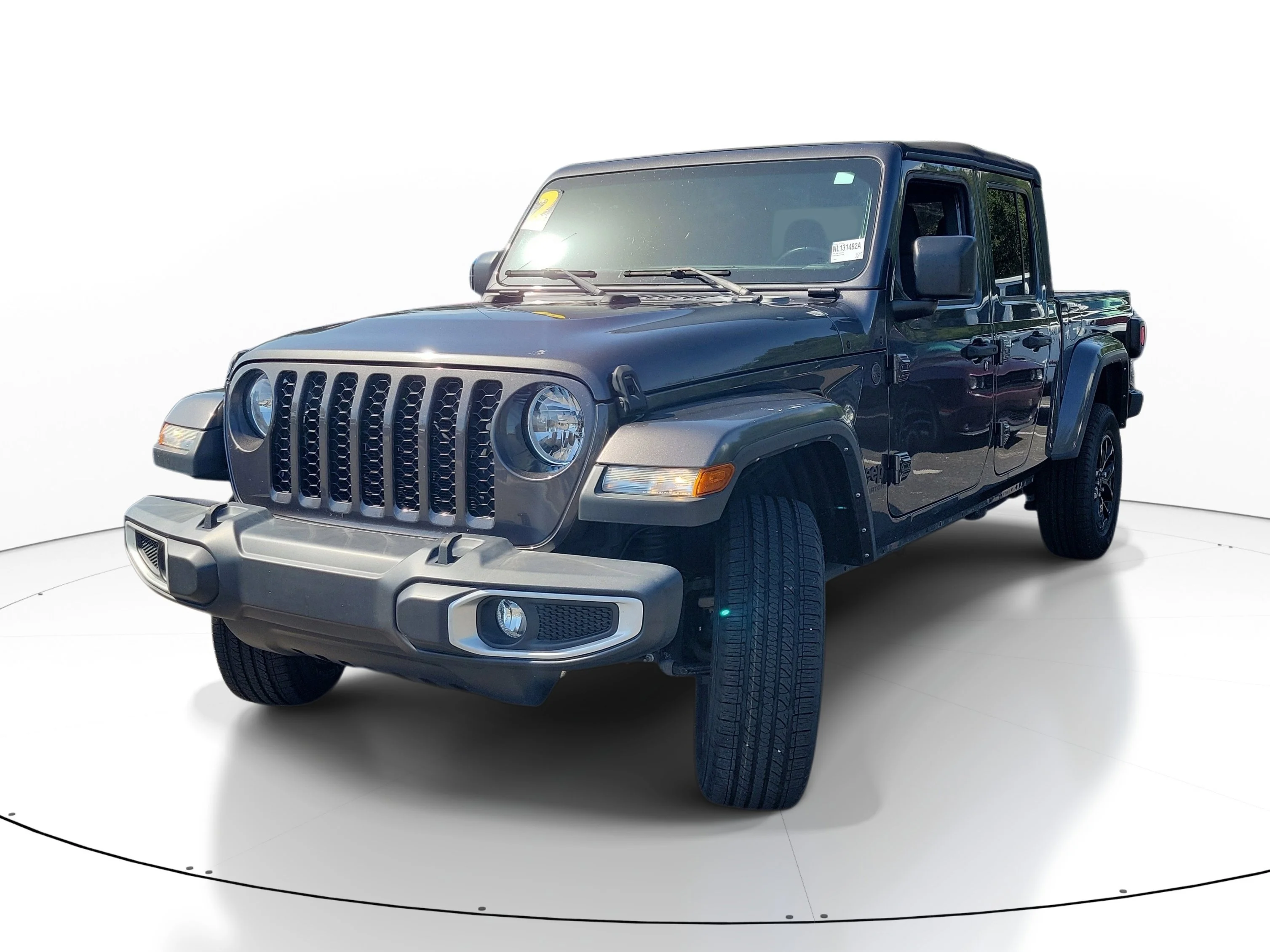 Used 2022 Granite Crystal Metallic Clearcoat Jeep Sport S image 3