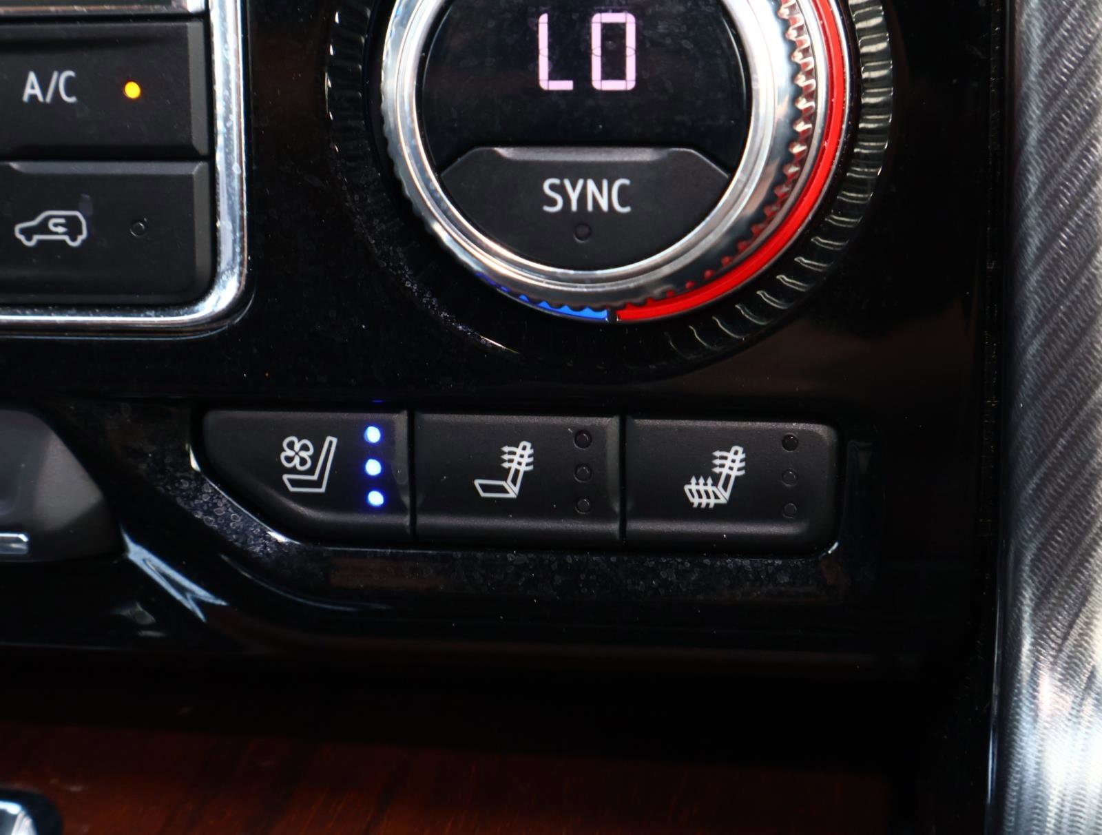 2023 GMC Yukon XL Denali Ultimate - Photo 32