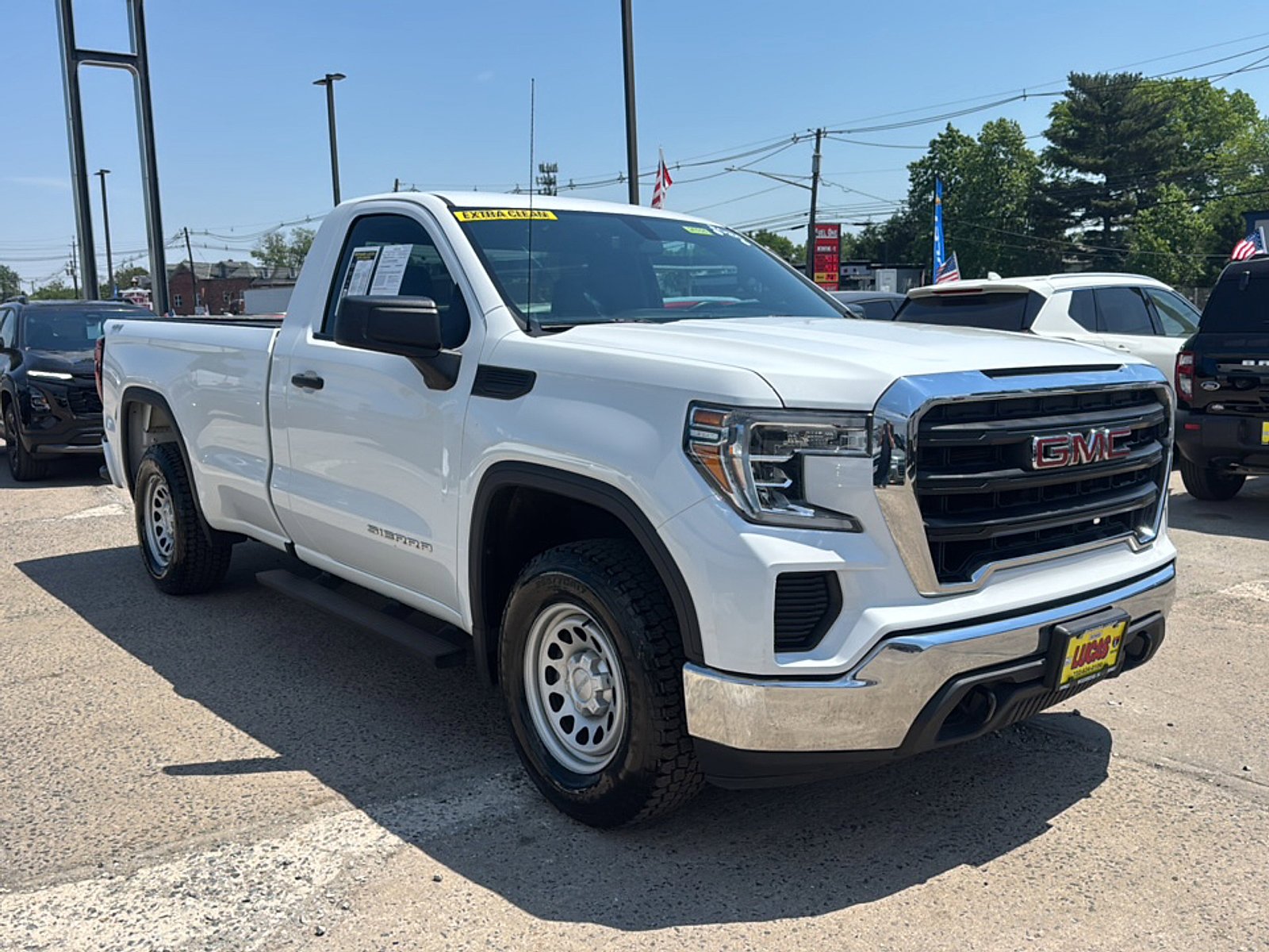 View vehicle photo 4