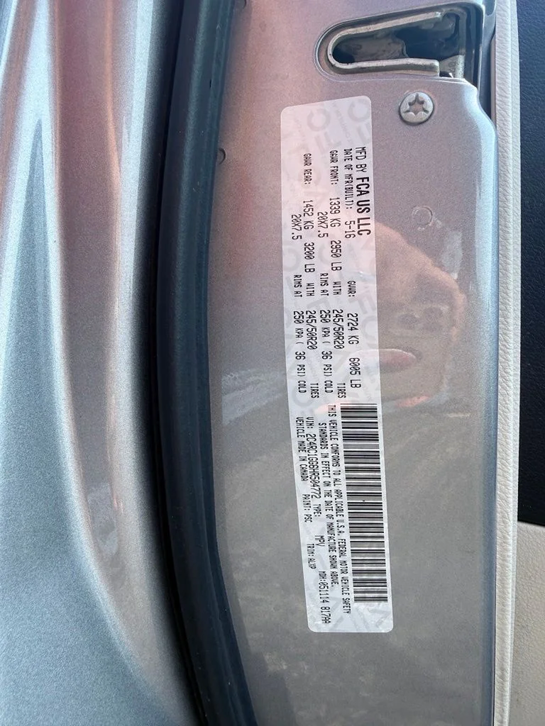 Used 2017 Silver Chrysler Limited image 53