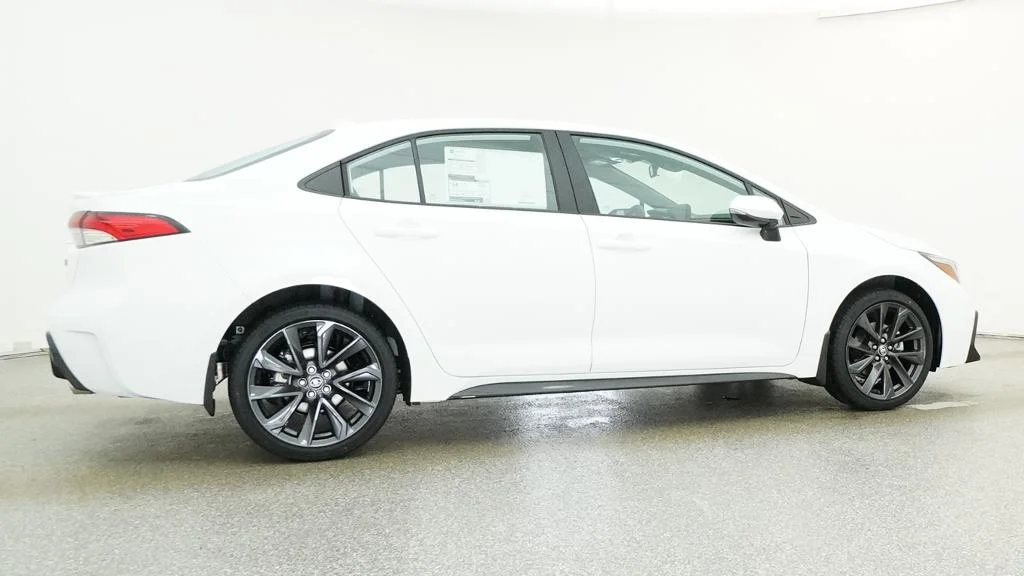 New 2026 Ice Cap Toyota SE image 15