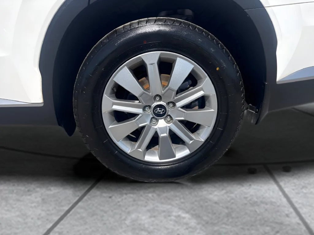 Used 2023 White Hyundai SEL image 31