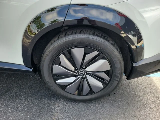 Certified Used 2024 White Nissan EVOLVE+ image 9