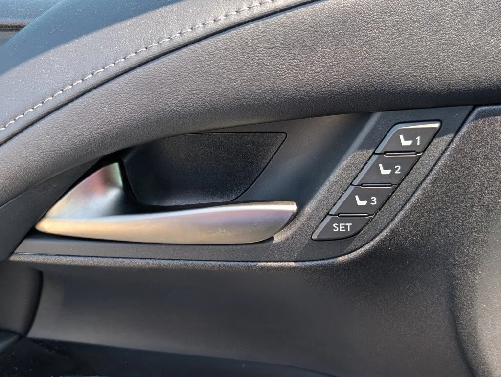 Used 2018 Silver Lexus 570 image 18