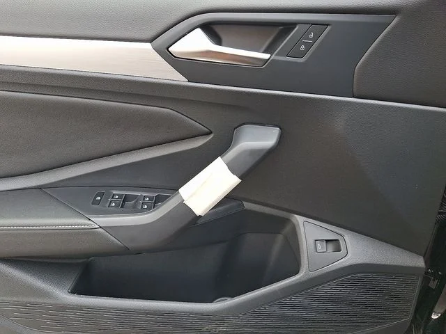New 2026 Black Volkswagen 1.5T S image 8