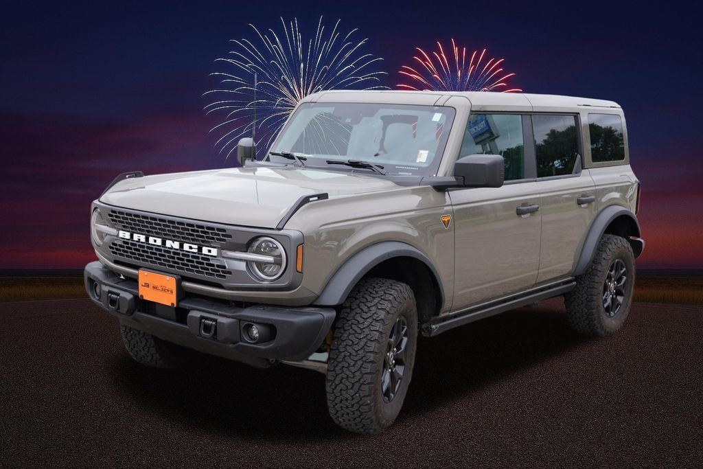 Used 2025 Gray Ford Badlands image 13