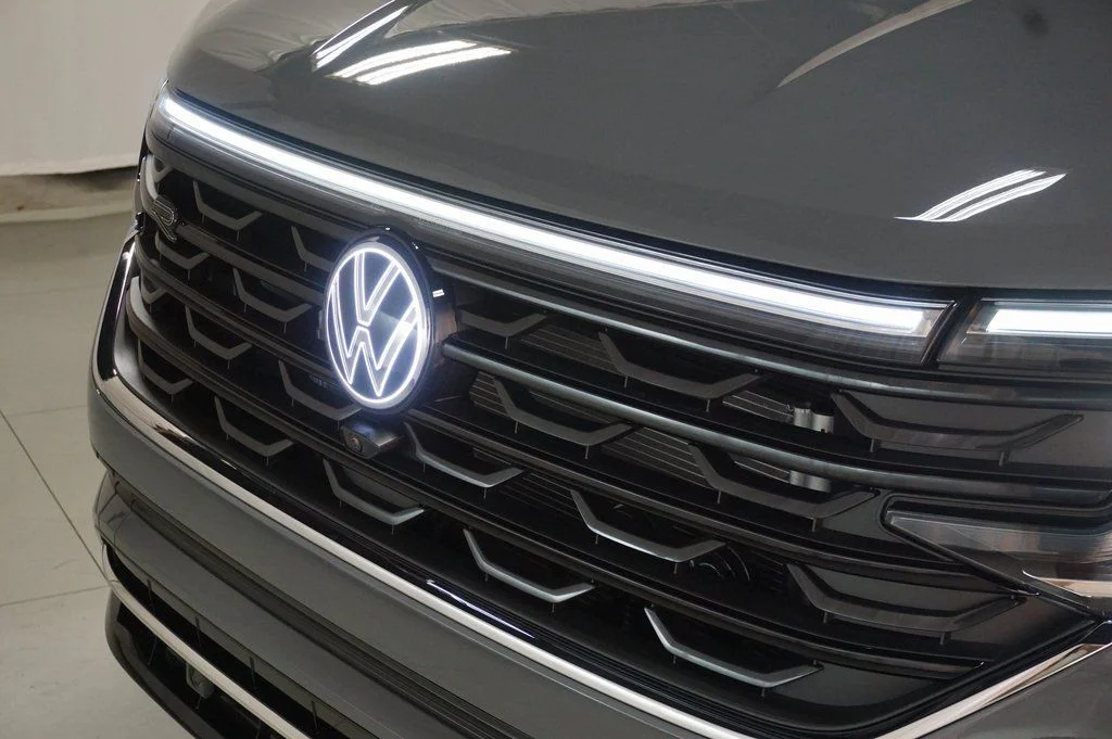 New 2026 Pure Gray Volkswagen 2.0T SEL Premium R-Line image 38