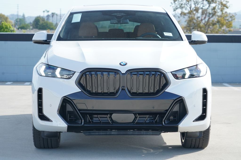 New 2026 Mineral White Metallic BMW xDrive40i image 2