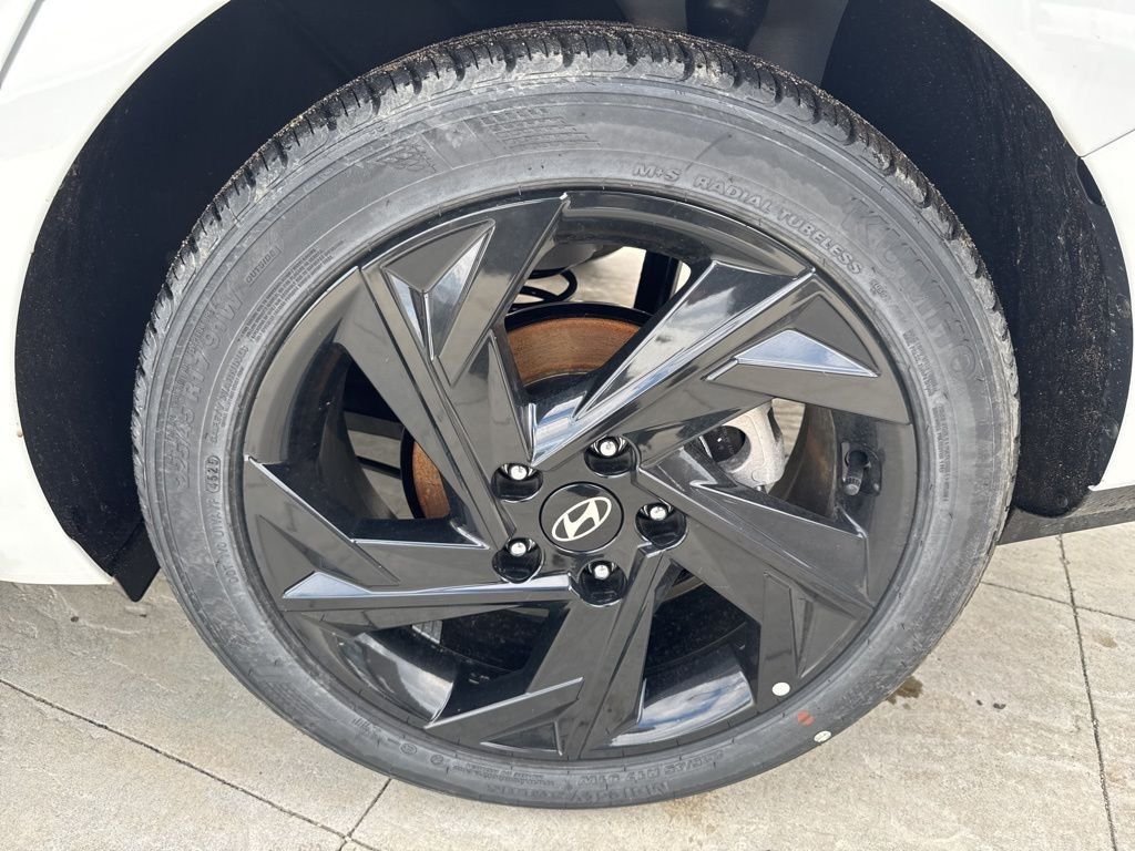 New 2026 White Hyundai SEL Sport image 6