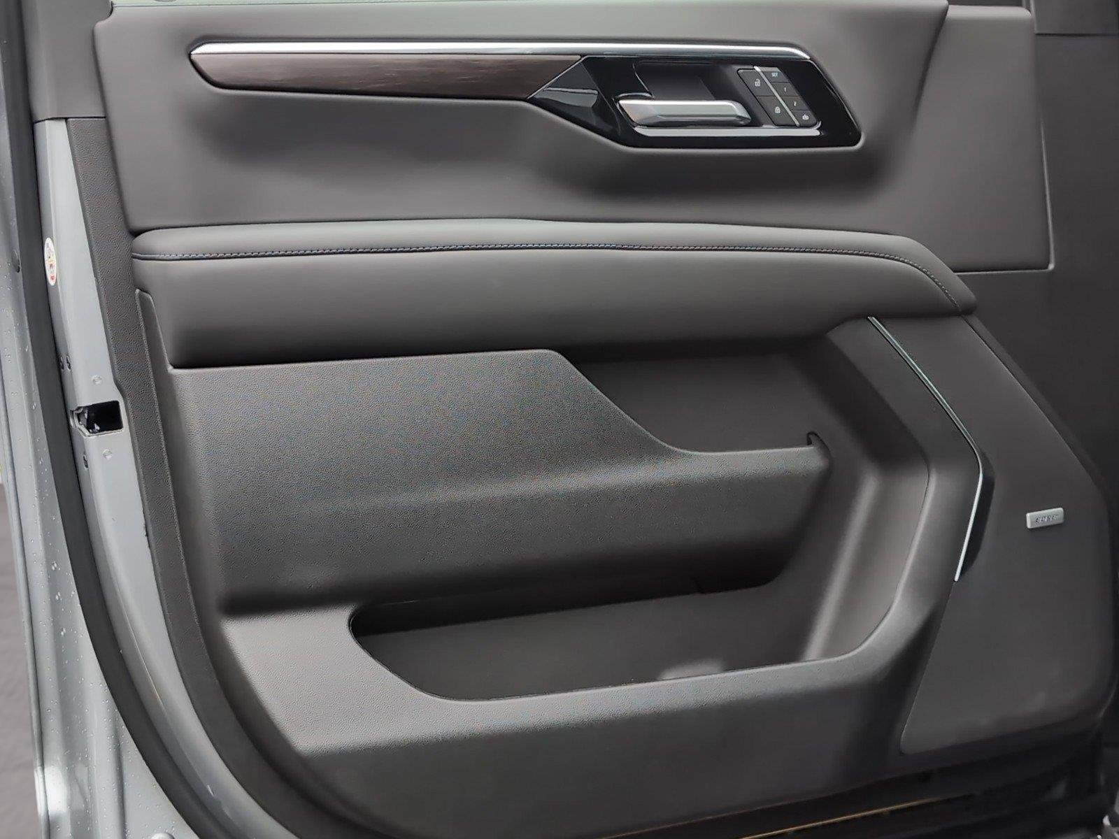 New 2026 Sterling Gray Metallic Chevrolet LT image 29