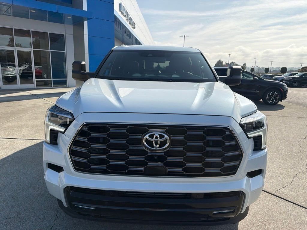Used 2025  Toyota Limited image 9