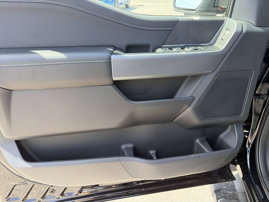 New 2026 Agate Black Metallic Ford XLT image 18