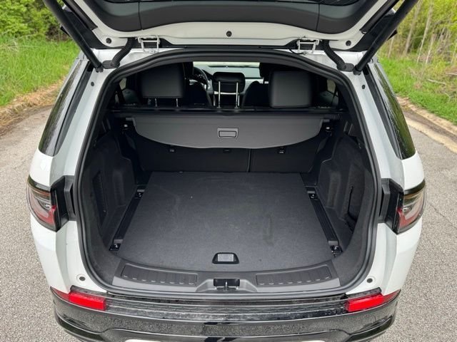 New 2026 Fuji White LAND ROVER Landmark Edition image 7