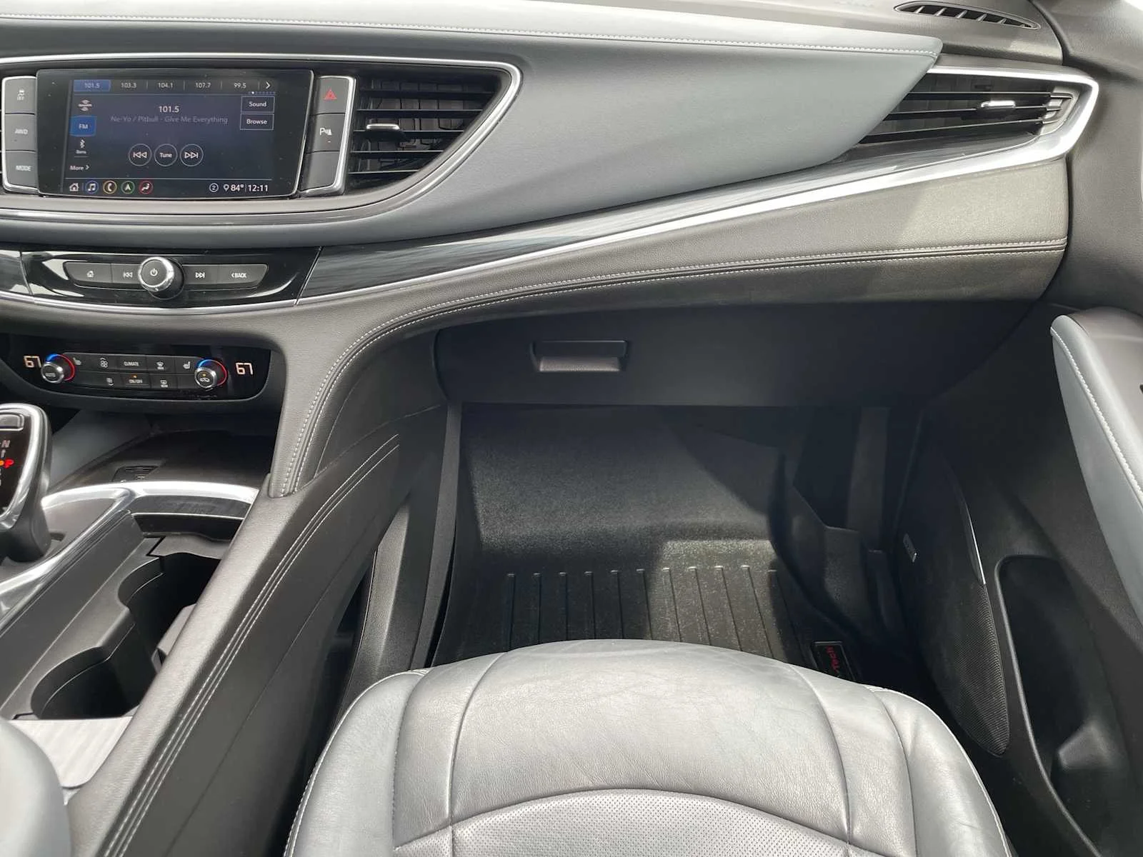 Used 2020 Includes Satin Nickel lower exterior accent color.) Buick Essence image 30