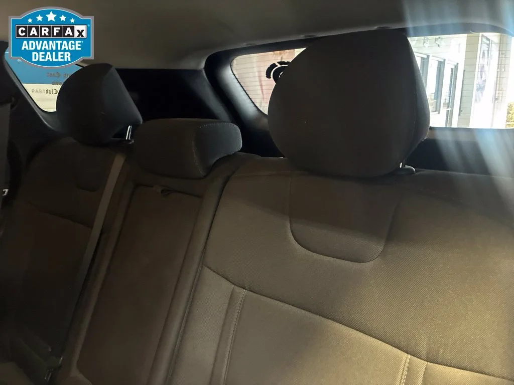 Used 2024 White Pearl Hyundai SE image 6