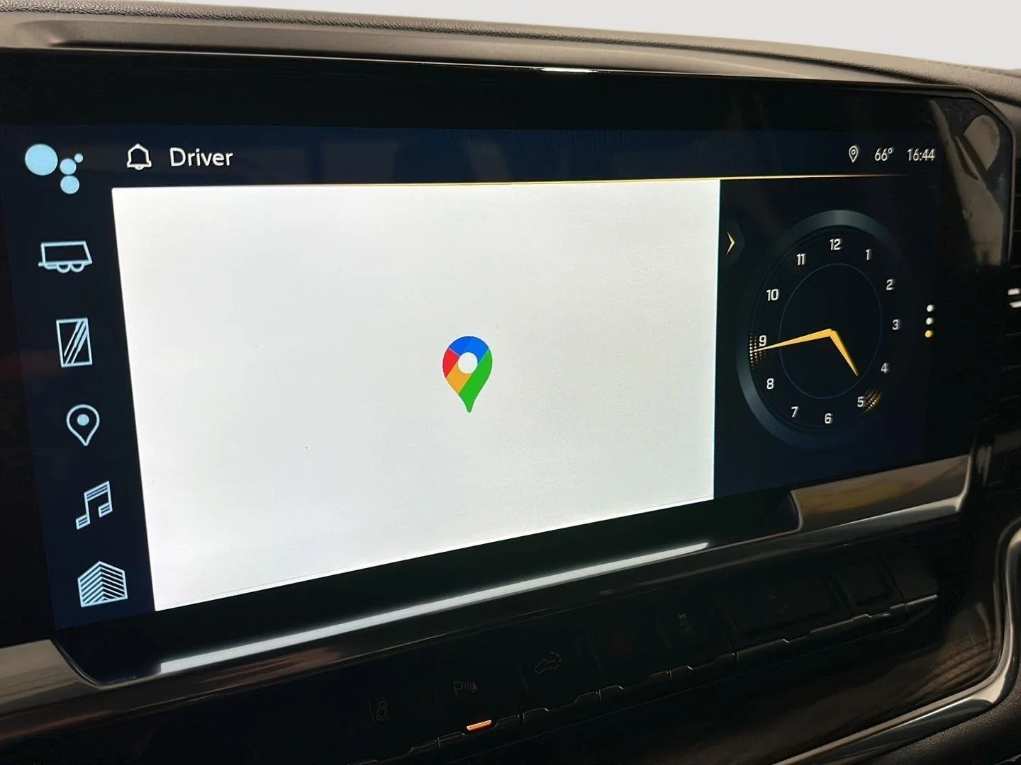 Used 2025 Summit White Chevrolet LT image 13
