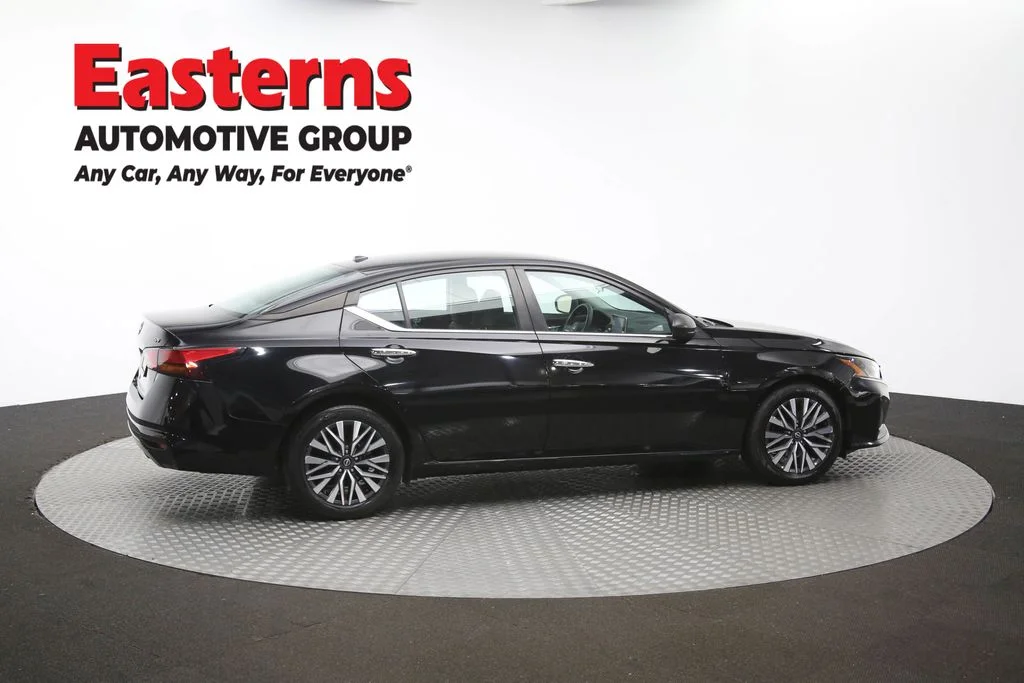 Used 2024 Black Nissan 2.5 SV image 43