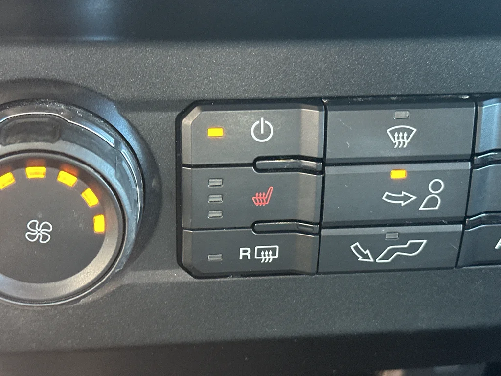 Used 2020 Rapid Red Metallic Tinted Clearcoat Ford XLT image 17