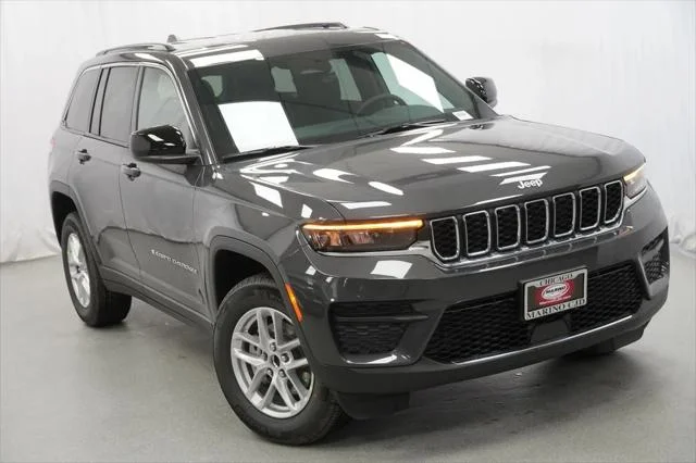 New 2026 Baltic Gray Metallic Clear-Coat Exterior Paint Jeep Laredo X image 8