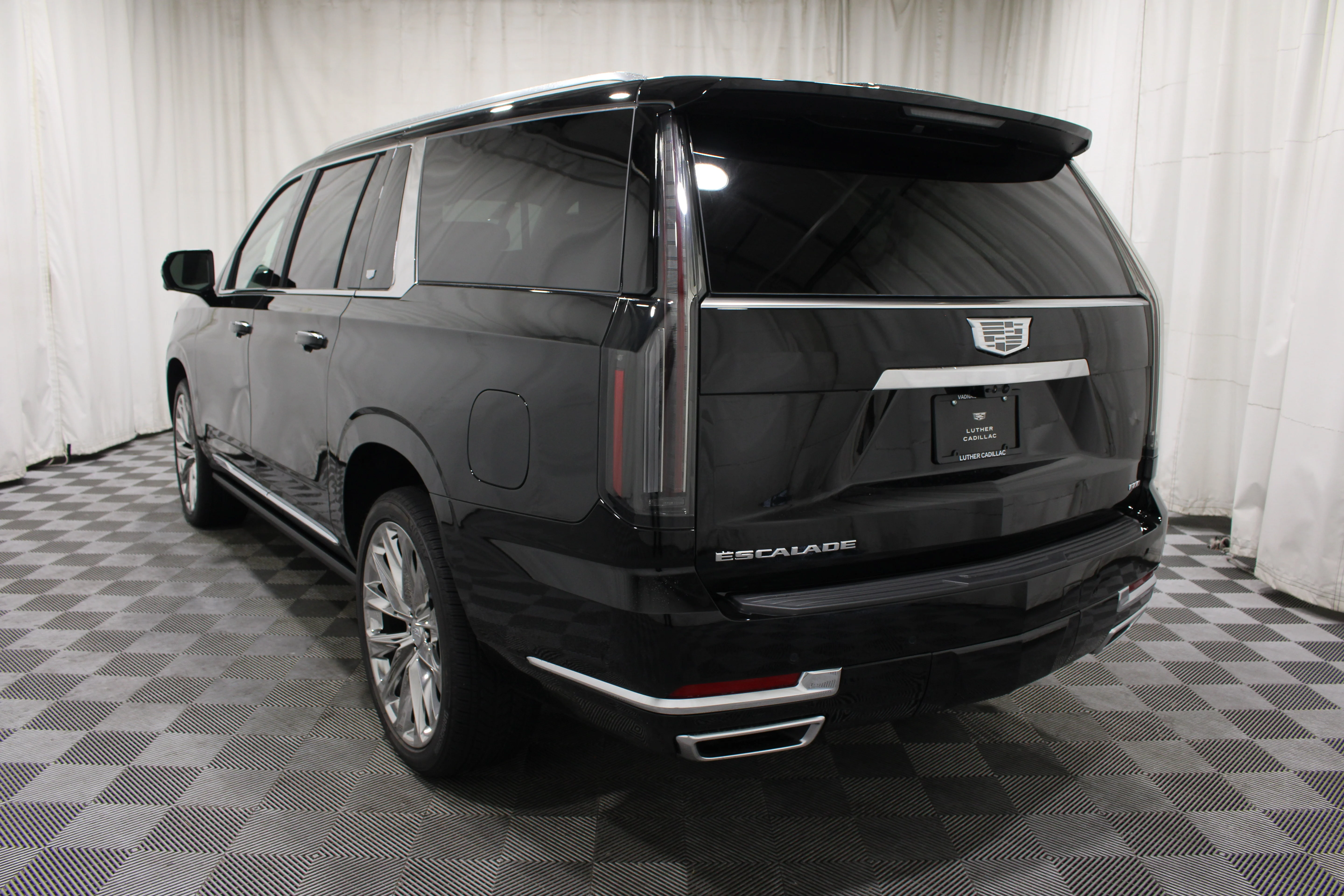 2026 Cadillac Escalade ESV Platinum Luxury - Photo 16