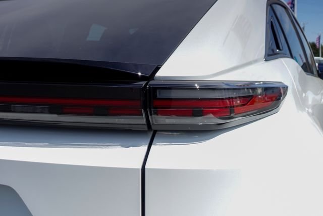 New 2026 Wind Chill Pearl <sup>1</sup> Toyota  SE image 6